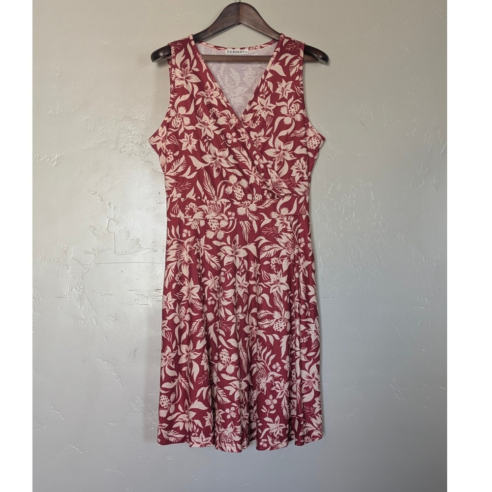 Guberry Dress Medium Red Floral Sleeveless Fit Flare V Neck Fitted Waist Vacatio